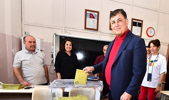 Başkan Cemil Tugay, İzmir Tabip Odası seçimlerinde oyunu kullandı – GÜNDEM
