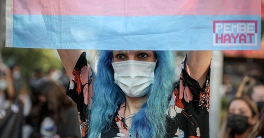 Hormon ilaçlarına getirilen kısıtlama trans bireyleri nasıl etkiliyor? – Son Dakika Sağlık Haberleri