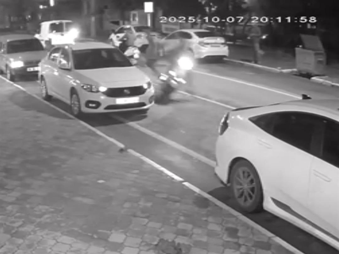 Baliekesir'de bisiklet kamerada yaya vurdu: 2 yaralı 2